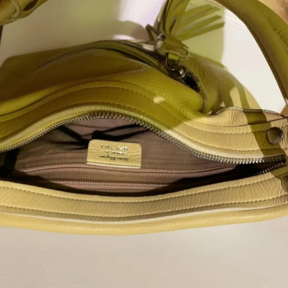 Savatore Ferragamo purse - Picture 5 of 5